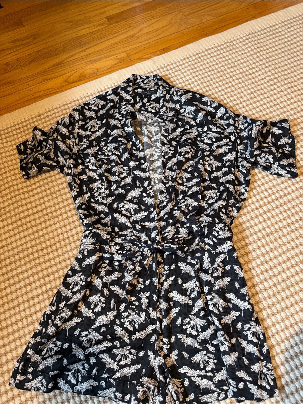 rag & bone, size 8, white and black floral romper